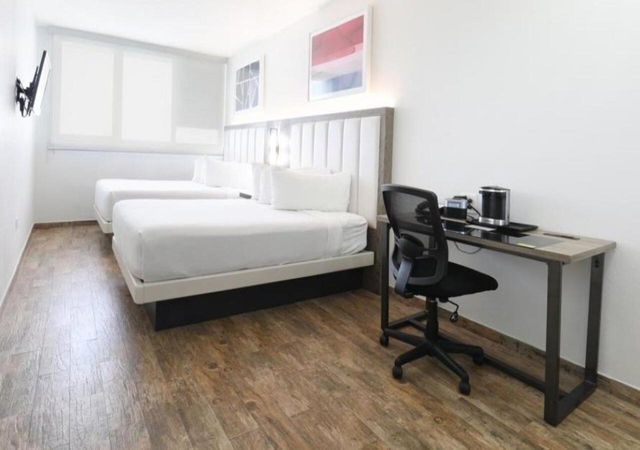 San Juan Airport Hotel Esterno foto